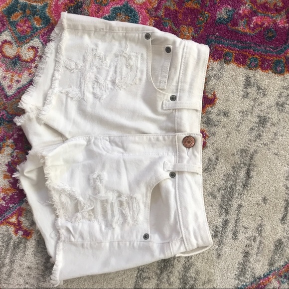 WHITE AMERICAN EAGLE SHORTS - Picture 6 of 7